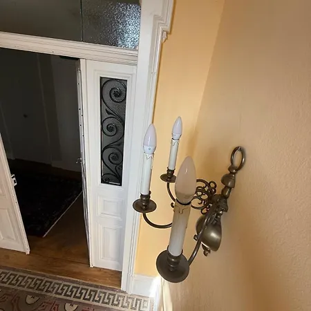 فندق مبيت وإفطار Laura *