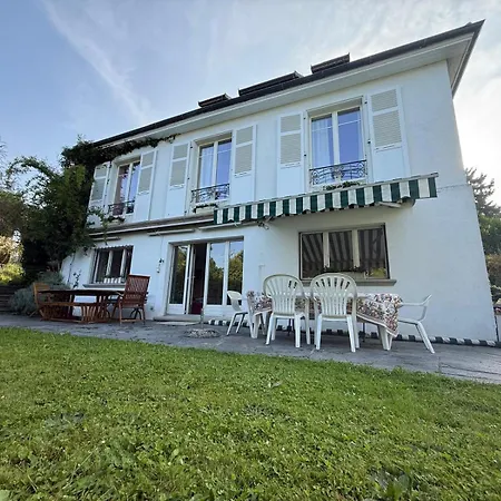 فندق مبيت وإفطار Laura *