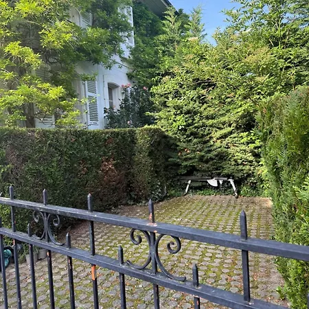 Laura فندق مبيت وإفطار *