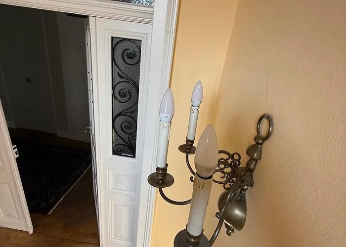 לינה וארוחת בוקר Laura *