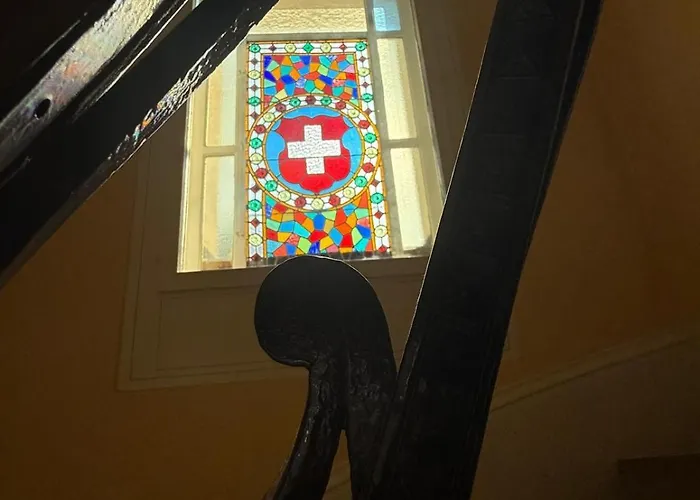 לינה וארוחת בוקר Laura *