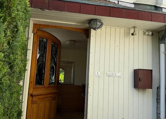 לינה וארוחת בוקר Laura לוזאן