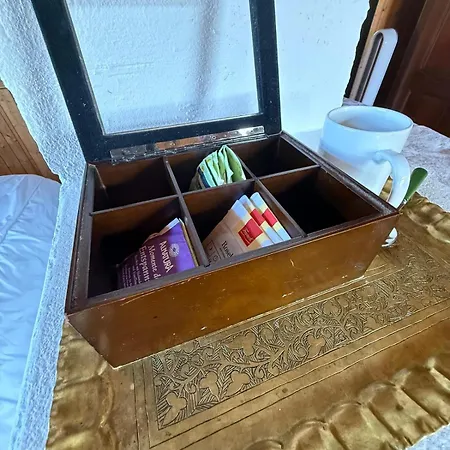 Oda ve Kahvaltı Laura