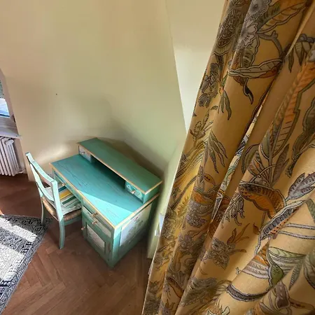 Laura Oda ve Kahvaltı